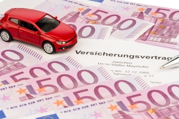 Im Umgang mit der Versicherung nach einem Autounfall ist überlegtes Handeln gefragt. | Bildquelle: colourbox.com
