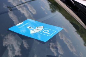 Nicht vergessen, die Zeit gut zu planen! Mit einem gültigen Parkschein sparen Sie Geld.
