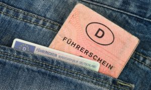 Die Papier-Führerscheine müssen 2022 in Scheckkarten-Führerscheine getauscht werden