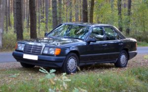 Ob Mercedes E-Klasse oder das 3-er Cabrio von BMW. Jedes Jahr erreichen neue Modelle die Oldtimer Marke.