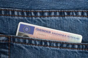 Für die Beantragung wird unteranderem der EU-Kartenführerschein benötigt.