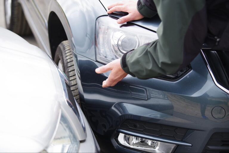 Auto angefahren. Was tut man jetzt? Ratgeber von Gutachten Amawi